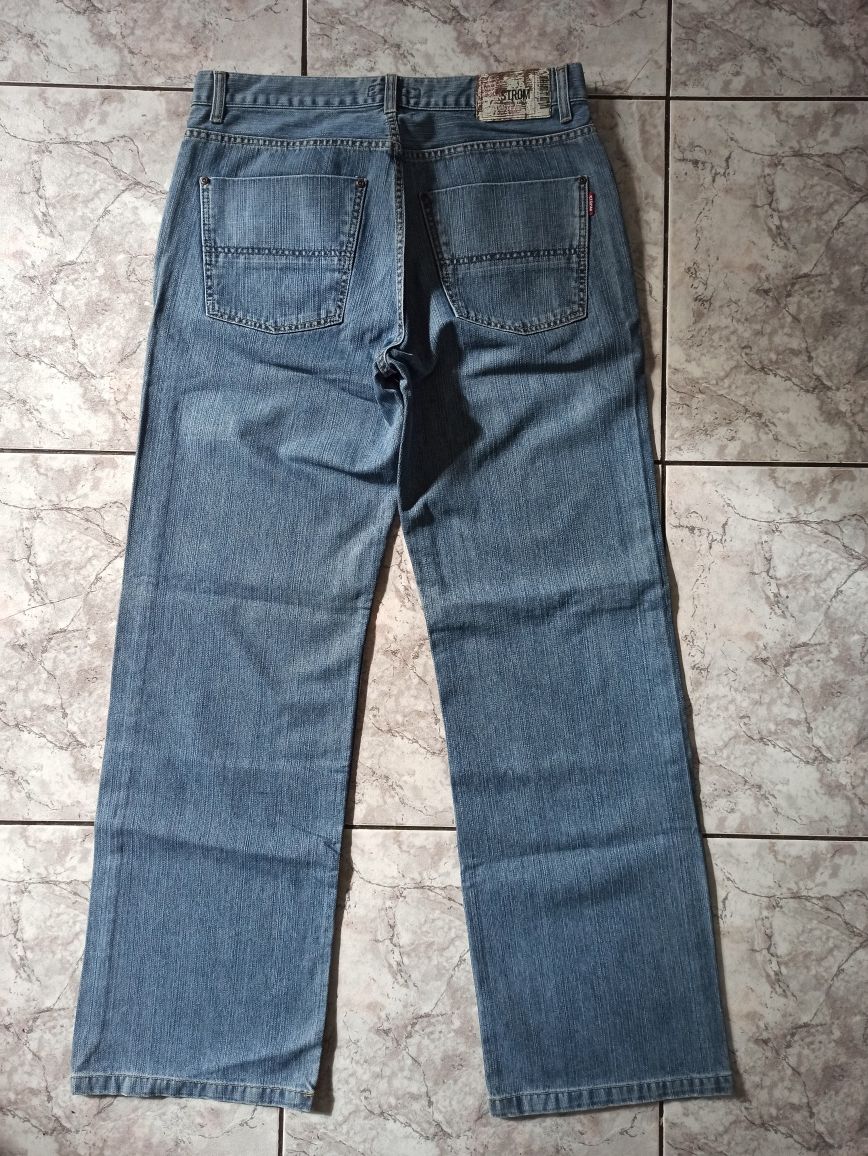 - Jeansy proste szersze męskie. Strom jeans.