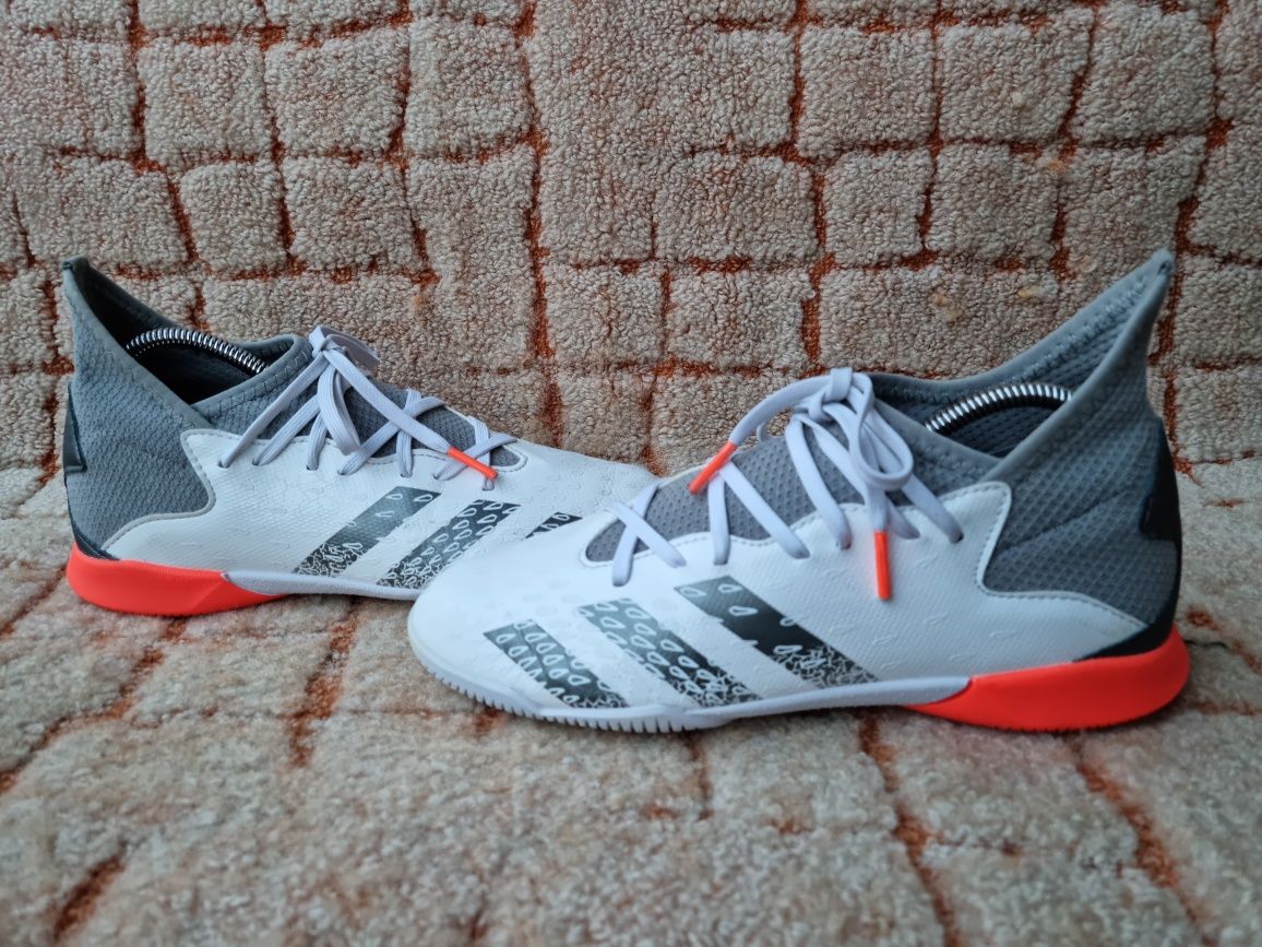 Футзалки adidas Predator Freak.3