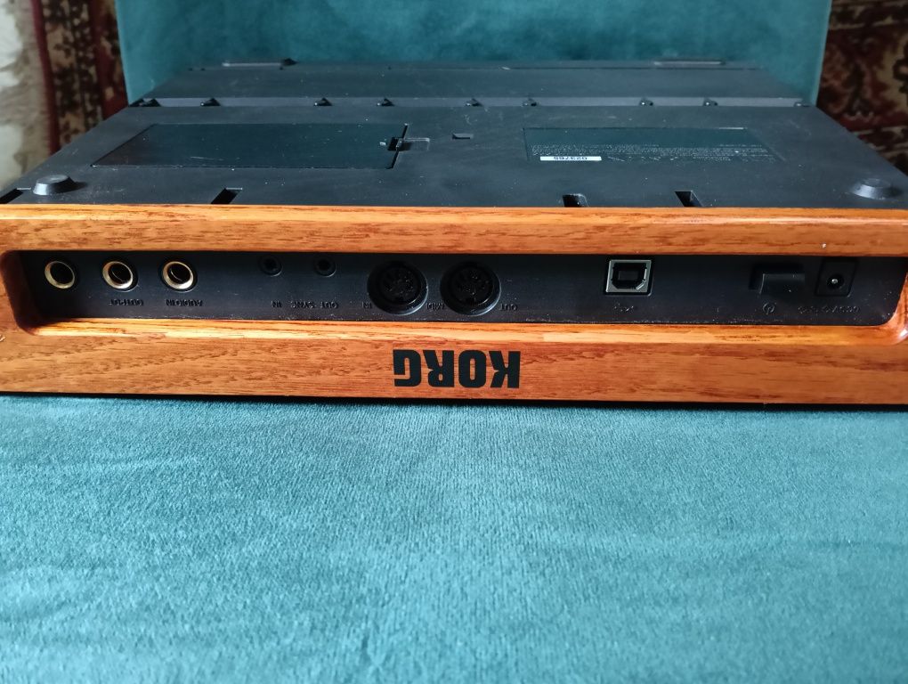 Mini elektro syntezator Korg monolog