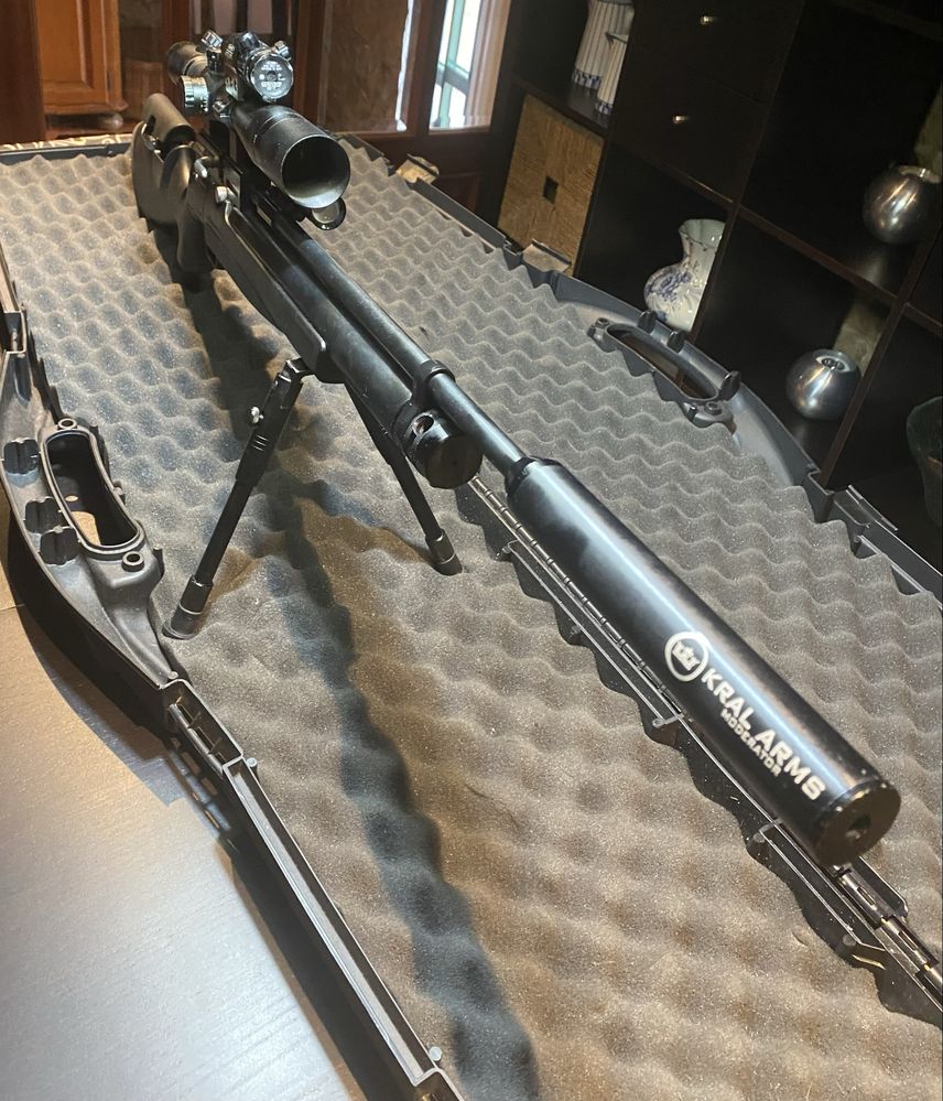 Carabina PCP (ar comprimido) marca Kral .22