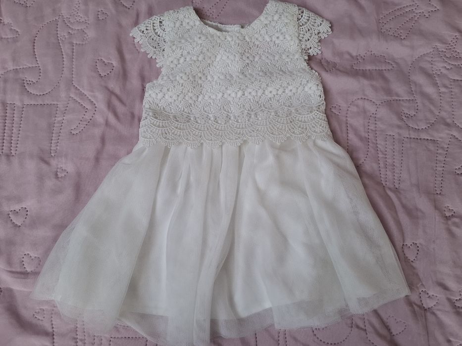 Sukienka dziewczęca na chrzest
