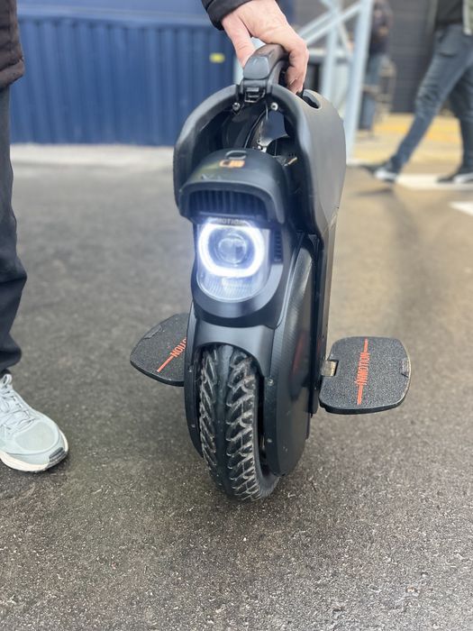 Моноколесо Inmotion V11