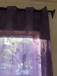 Três cortinados lilás, em óptimo estado; como novos.