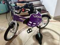 Rower Woom 2 z oryginalnym kaskiem