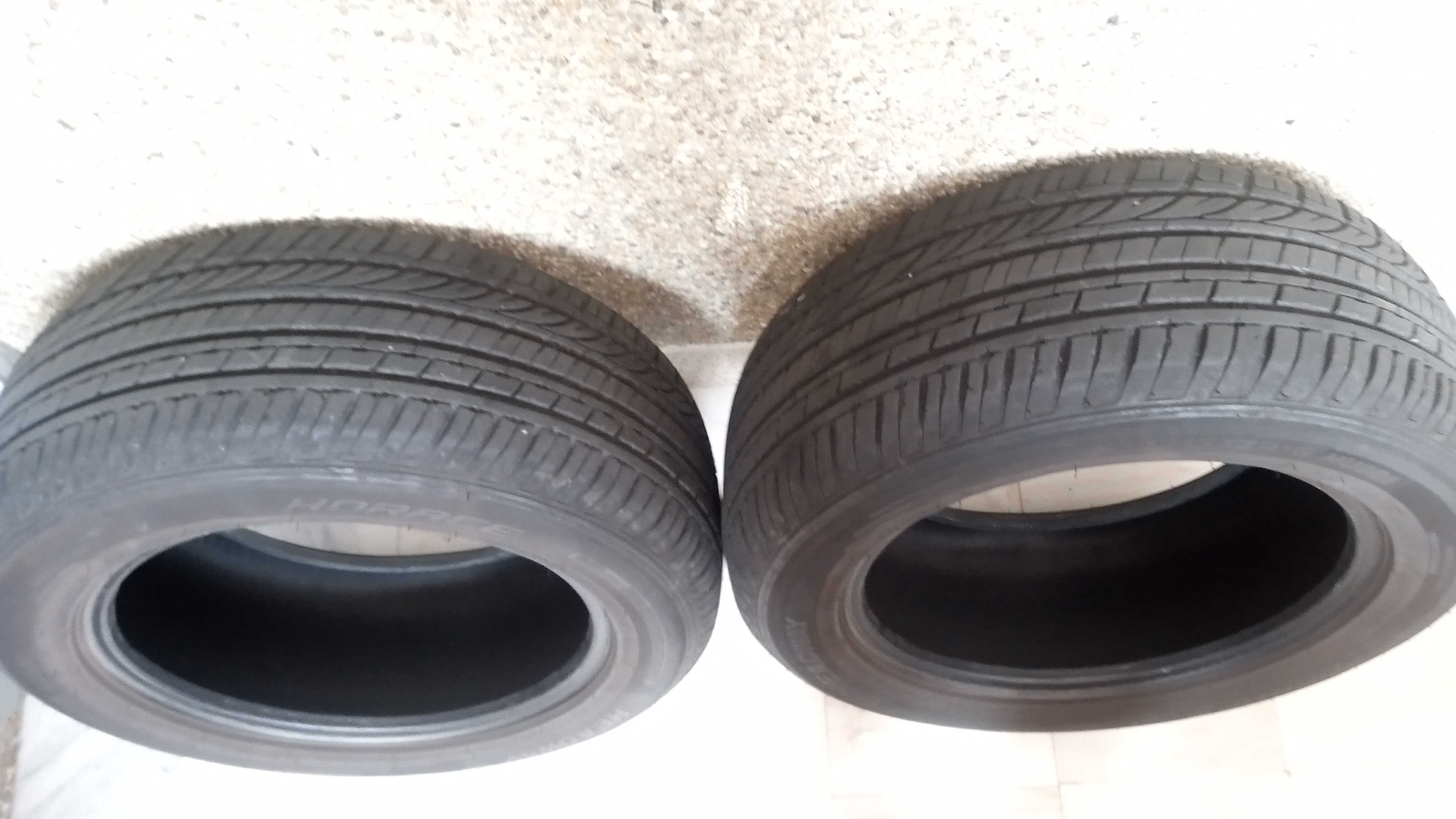 2 Pneus, 225/55 R16, em bom estado