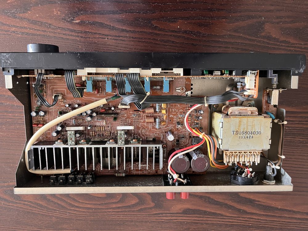Sprzedam wzmacniacz Marantz pm26