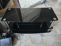 Szklana szafka pod tv