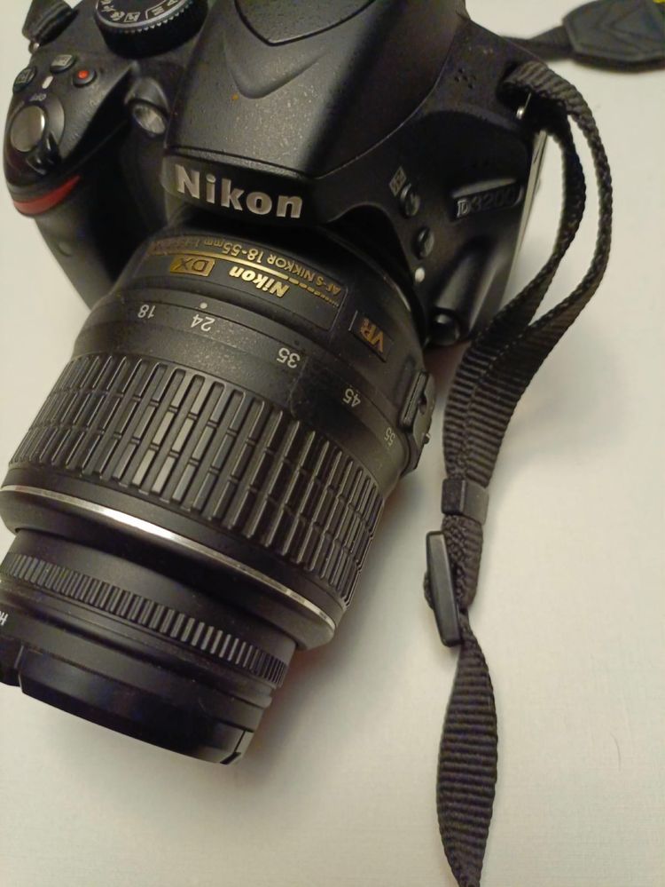 Фотокамера Nikon D3200 с обьективом 18-55VR