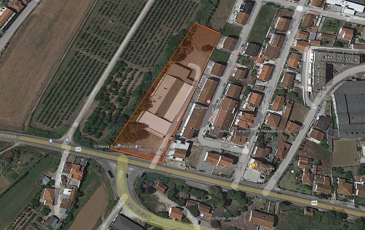 ARRENDA-SE ESPAÇO COMERCIAL / ARMAZÉM EM ALCOBAÇA