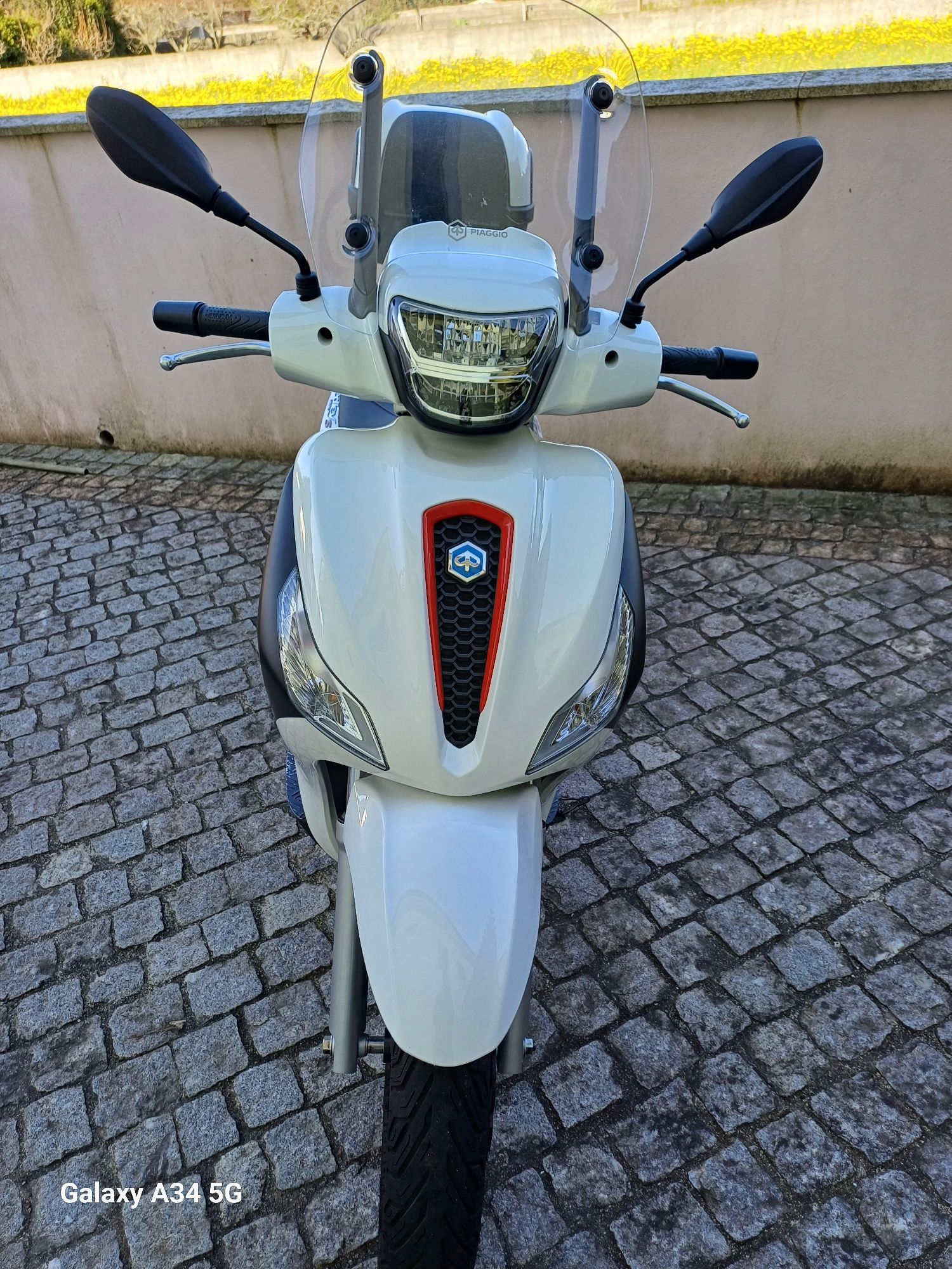 Secotter Piaggio Medley S 125cc 2• Ver, Versao