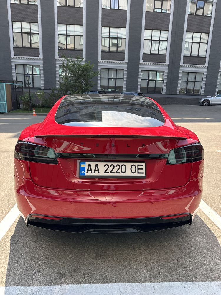 Tesla mod S 2022 restyle