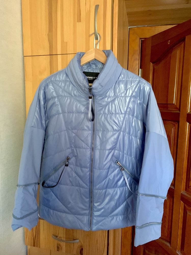 Легенька демісезонна сучасна куртка курточка жіноча голубого кольору