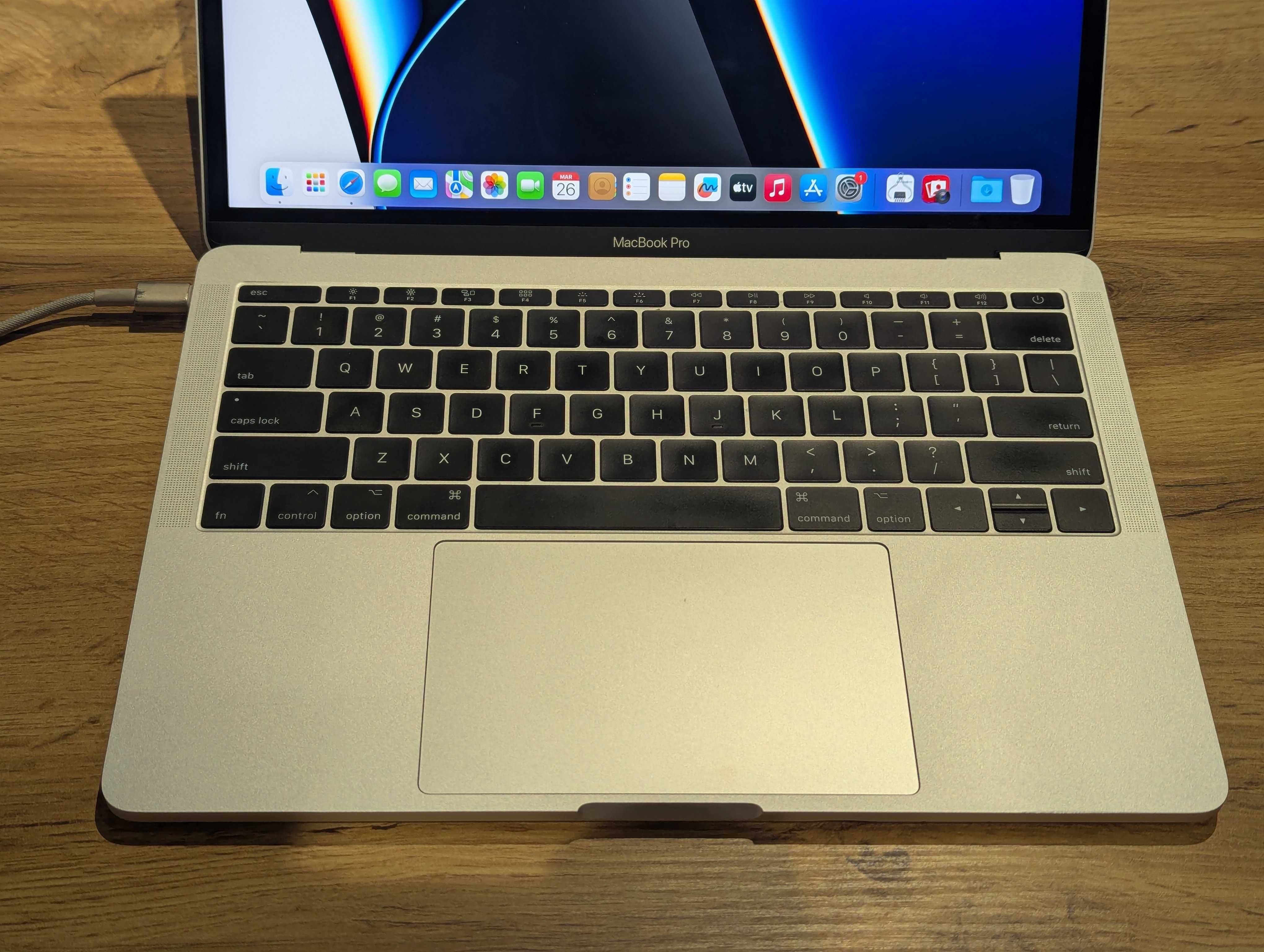 Macbook pro 13 2017 core i5 2.3ghz 16/512gb