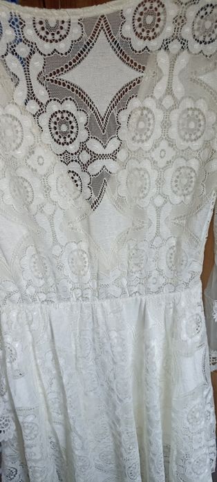 Kremowa sukienka Boho z koronką