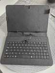 Etui do tabletu z klawiatura