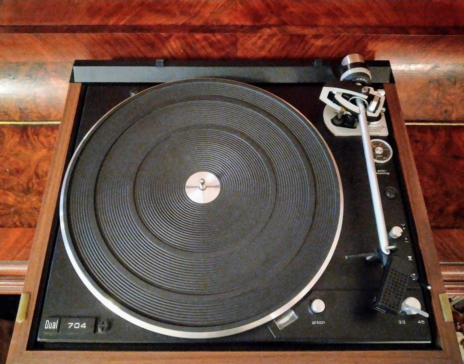 Виниловый проигрыватель [Rare] =DUAL modell CS704= [Shure V15 TypeIII]