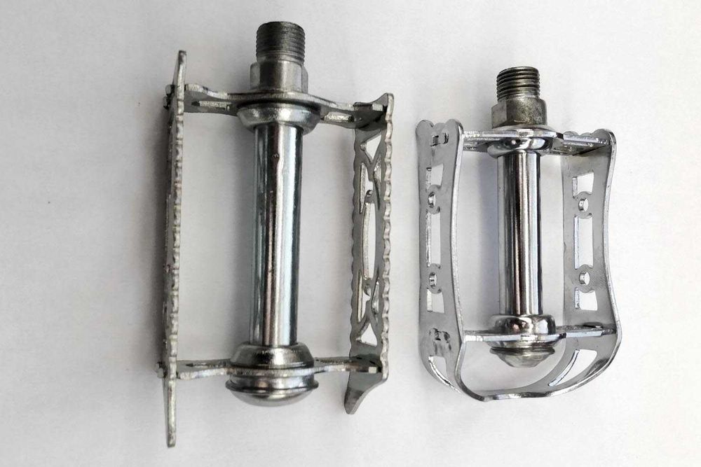 Pedais de bicicleta de estrada antigos (adulto e criança)