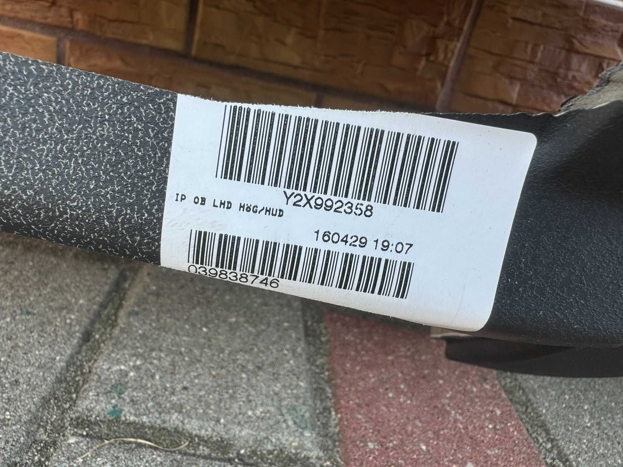 Deska konsola oryginalna Volvo V70 III S80 II XC70  RADAR GŁOŚNIK