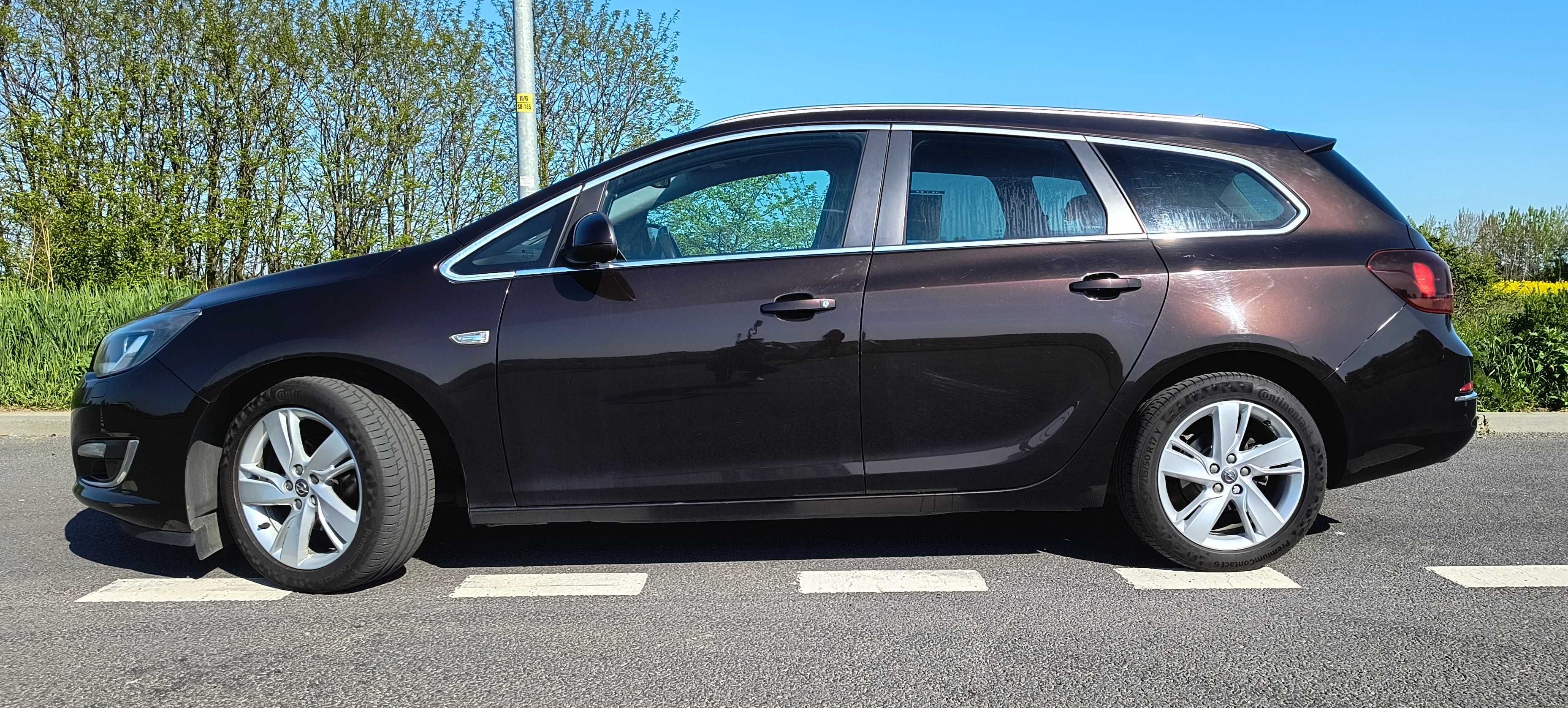 Opel Astra Sports Tourer 1,4 Turbo, 140 KM, benzyna, manual, 2013r.