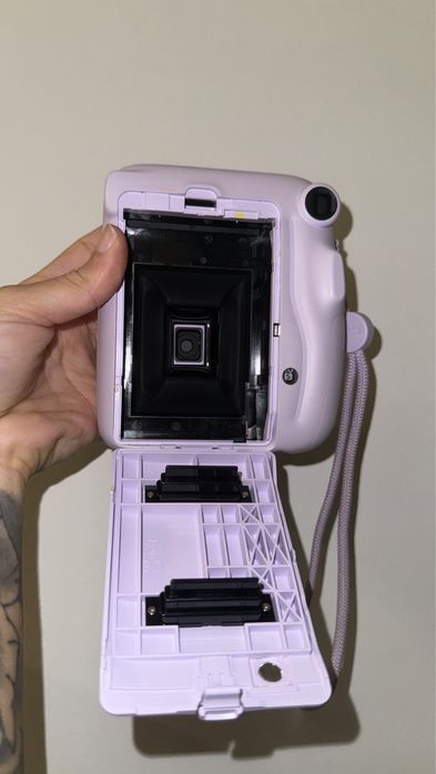Máquina Fotográfica Instantânea FUJIFILM Instax Mini 11
