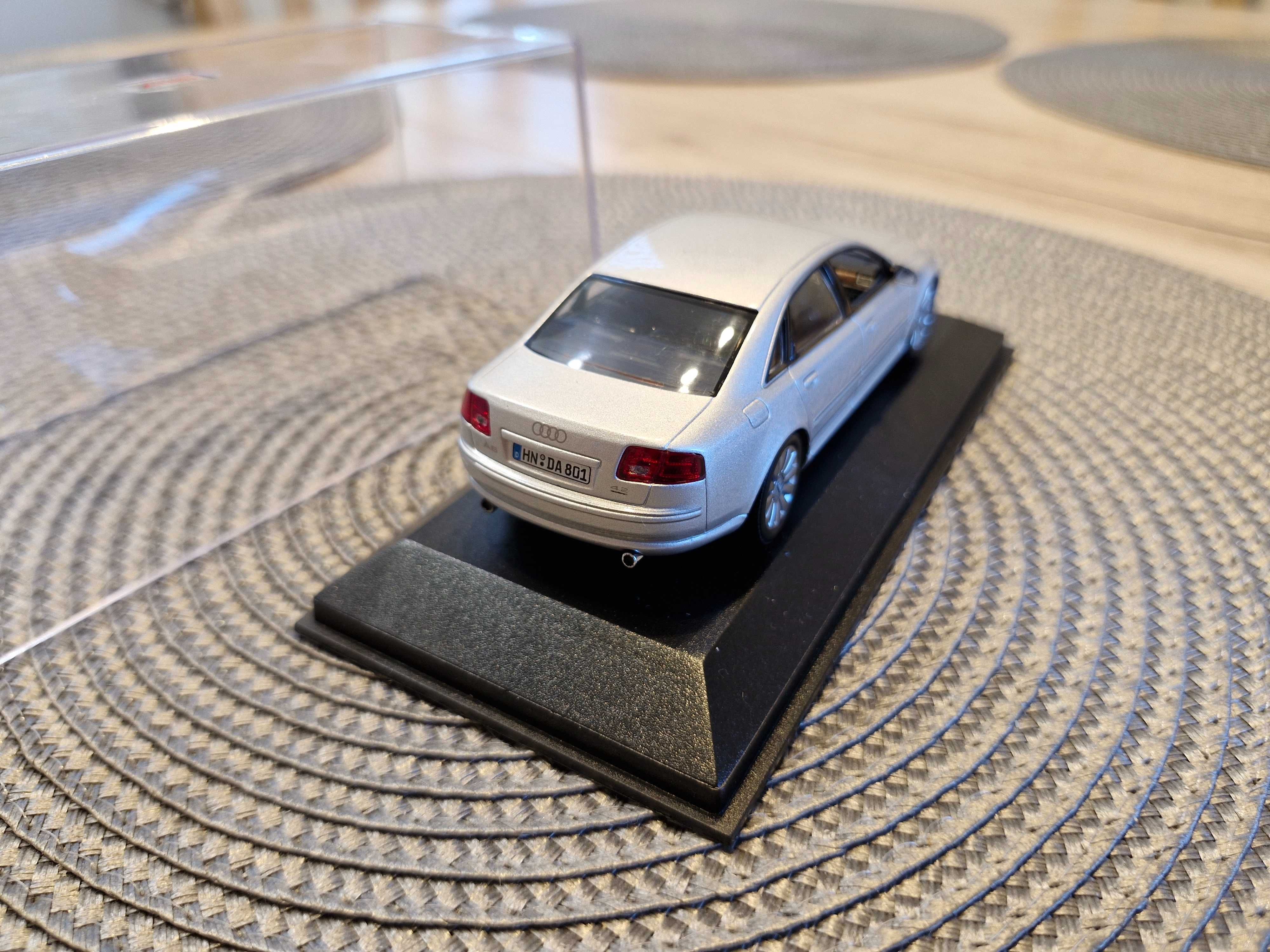 Audi A8 D3 4.2 srebrny Minichamps 1:43