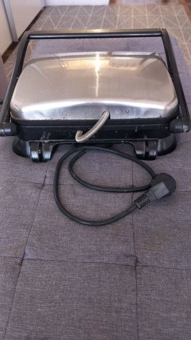 Tostadeira / Grelhador / Sanduicheira