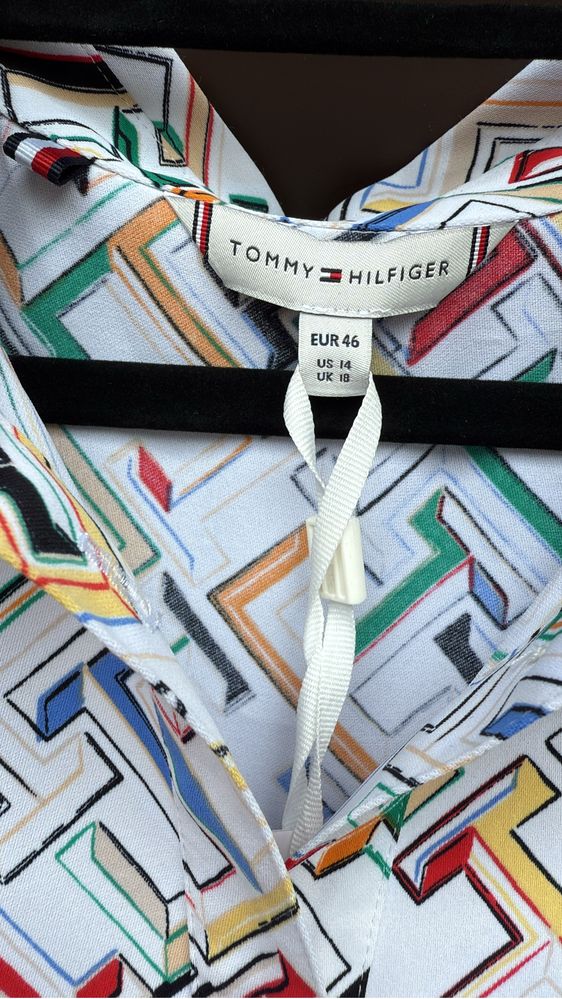 Sukienka koszulowa midi z kołnierzykiem logowana Tommy Hilfiger