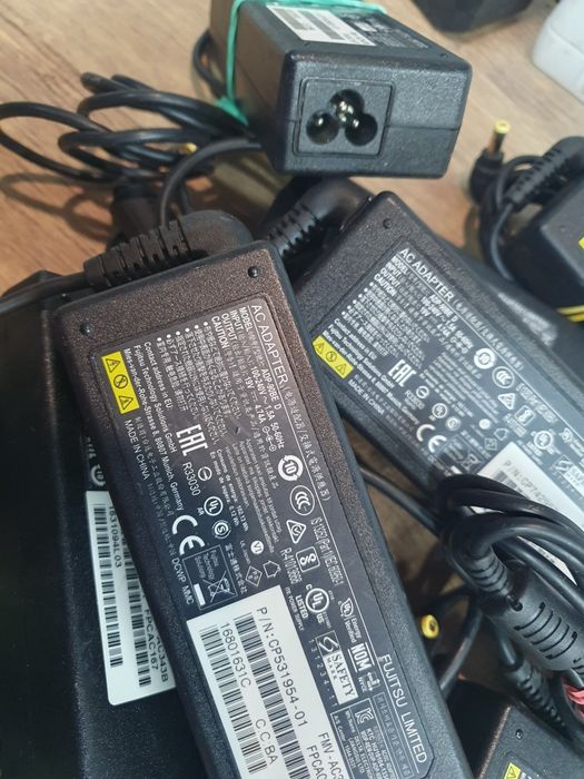 Зарядка зарядное блок питания живлення Asus Fujitsu 90w оригінал