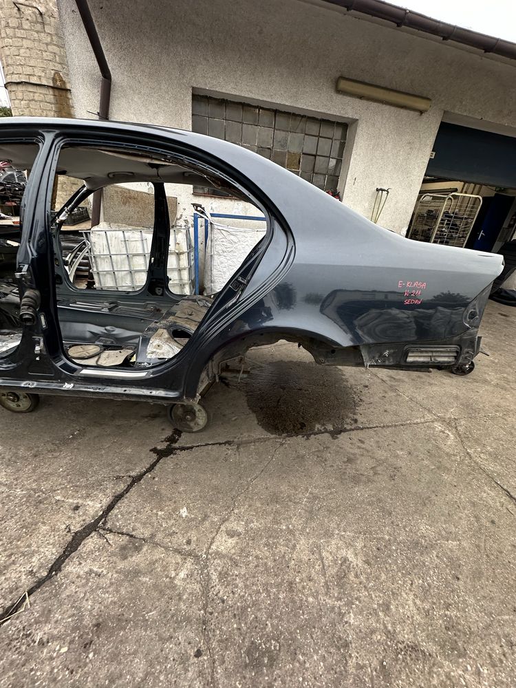 Błotnik Mercedes W211 ćwiartka tył prawy lewy Sedan