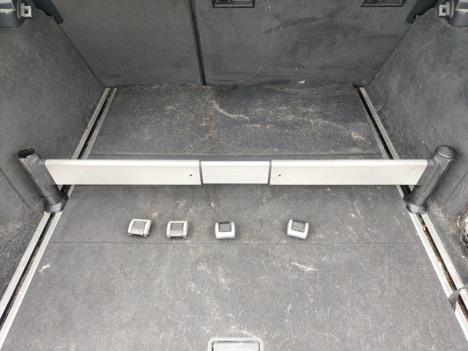 Audi A6 C6 belka poprzeczka segregator bagaznika uchwyty