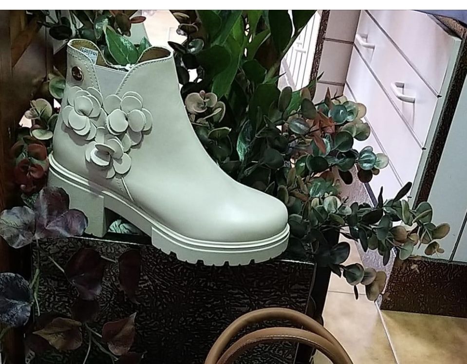 Botas da marca Ruika