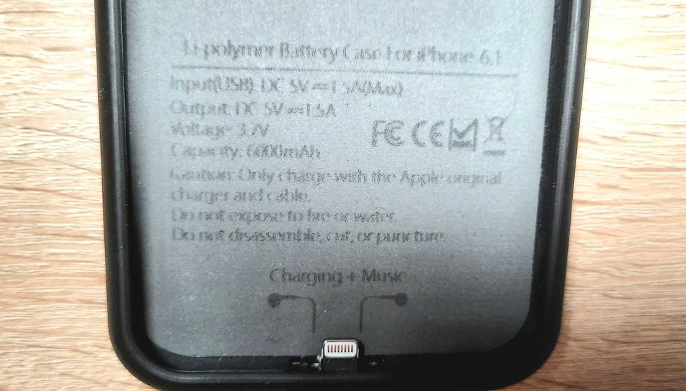 Чохол-акумулятор GIN FOXI чорний для iPhone 6.1, б/в