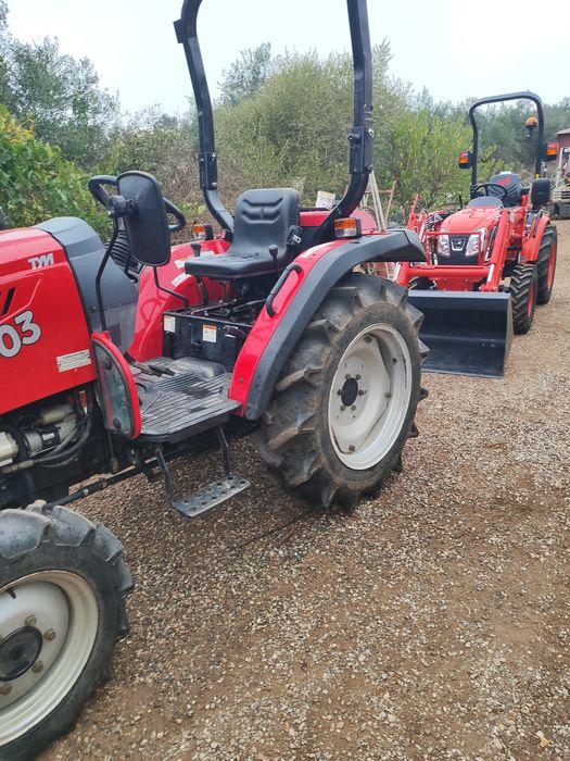 Trator Tym 740 horas