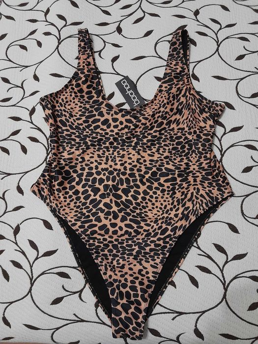 Купальник женский, размер 52, фирмы Boohoo, новый