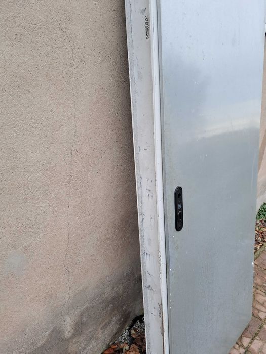 Drzwi stalowe prawe z ościeżnicom