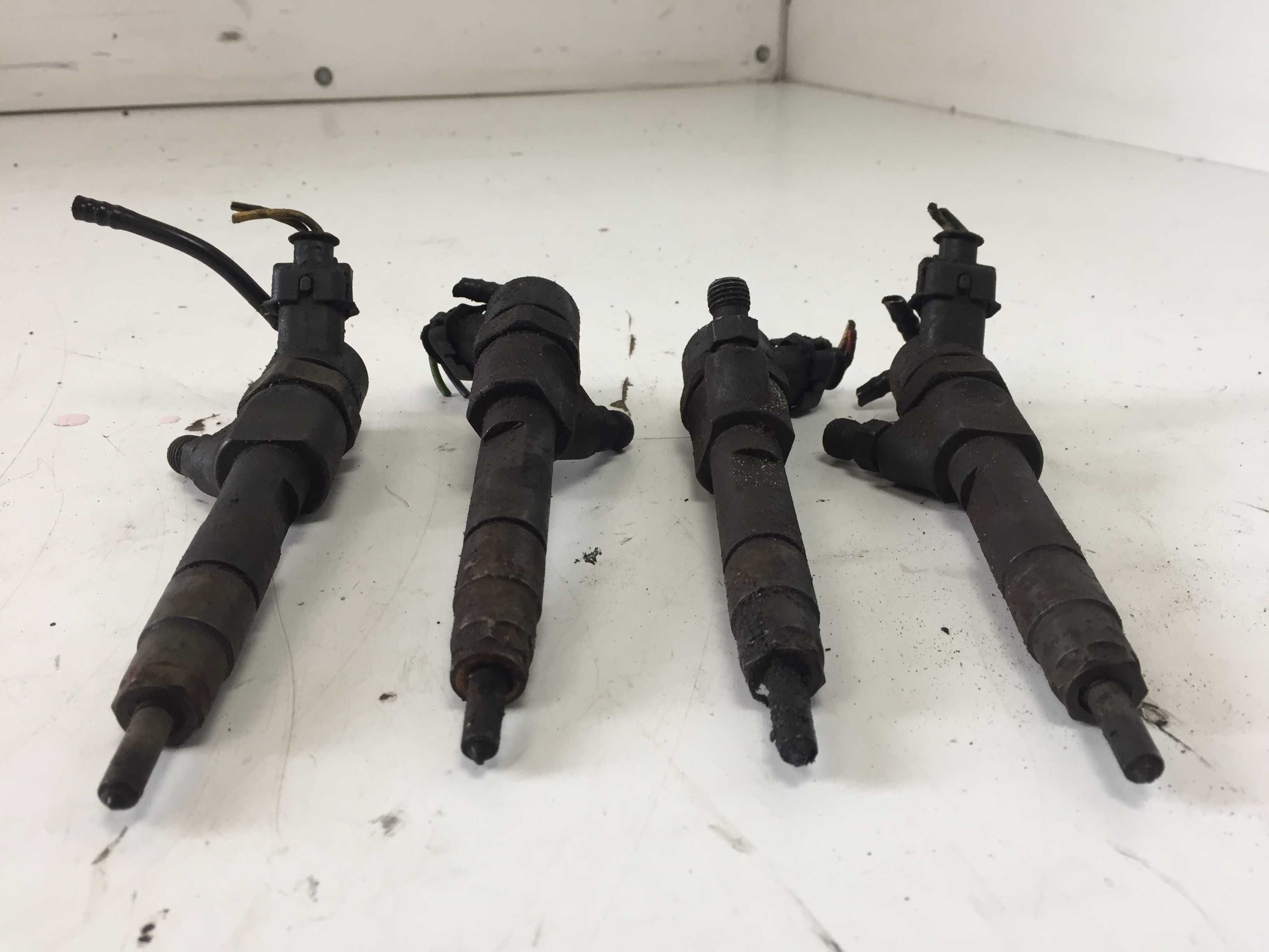 Renault Opel 1.9 DCI Wtrysk Wtryski Wtryskiwacze Wtryskiwacz