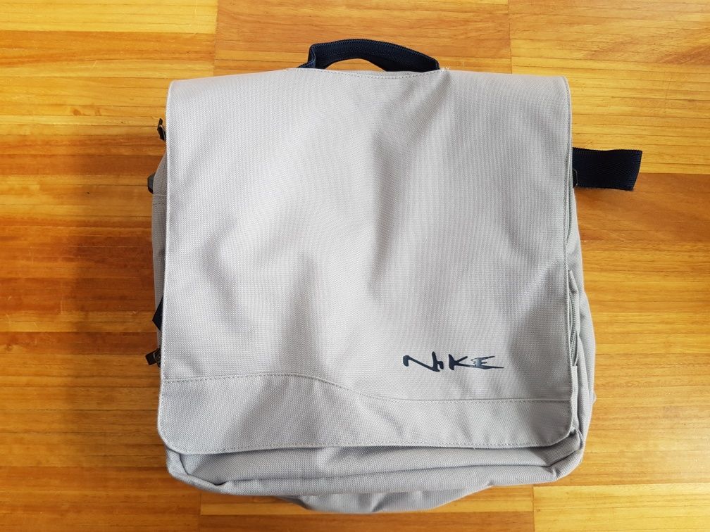 Mochila Nike notebook até 17", nova