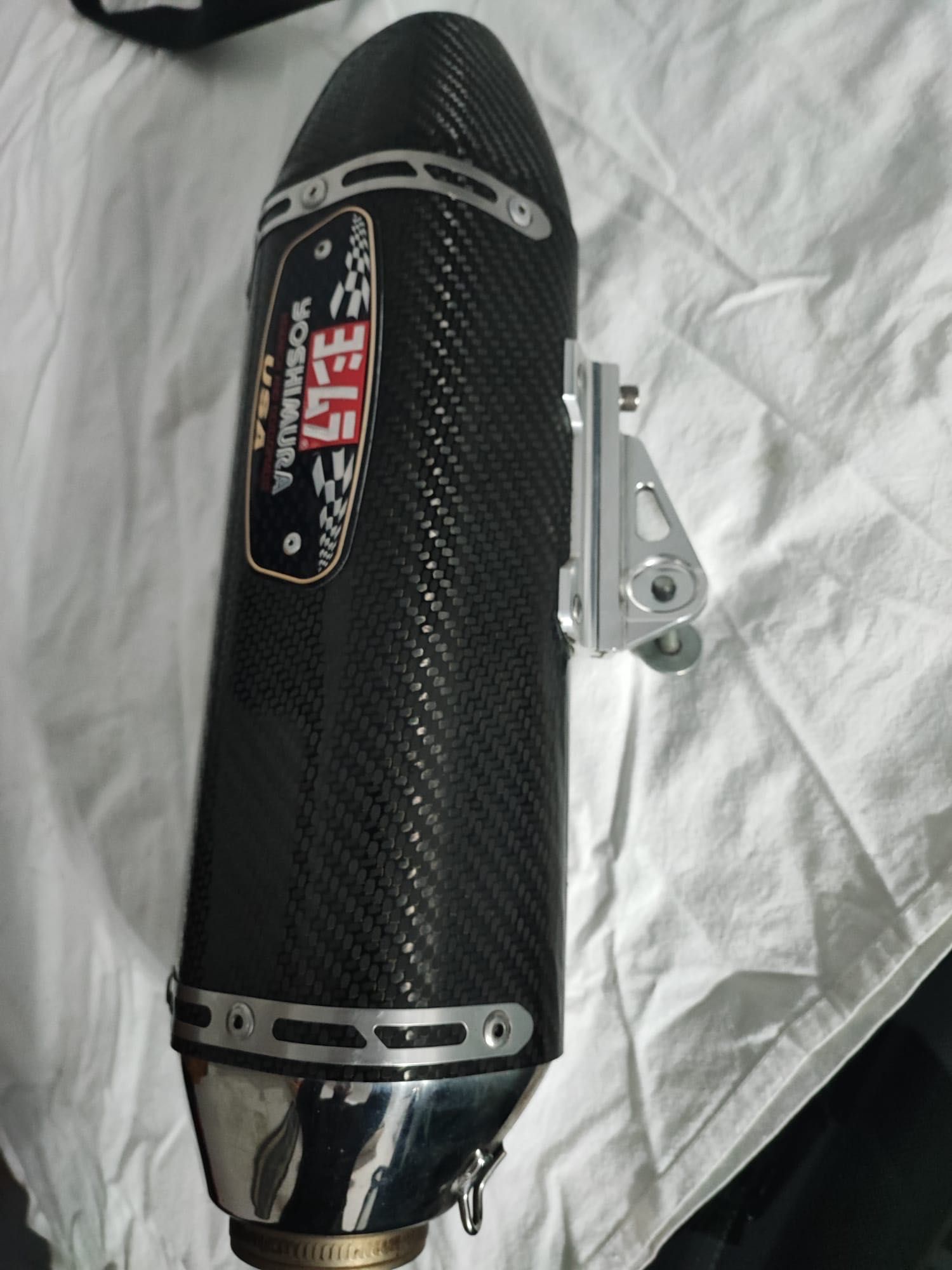 Ponteira Yoshimura R-77 Carbono