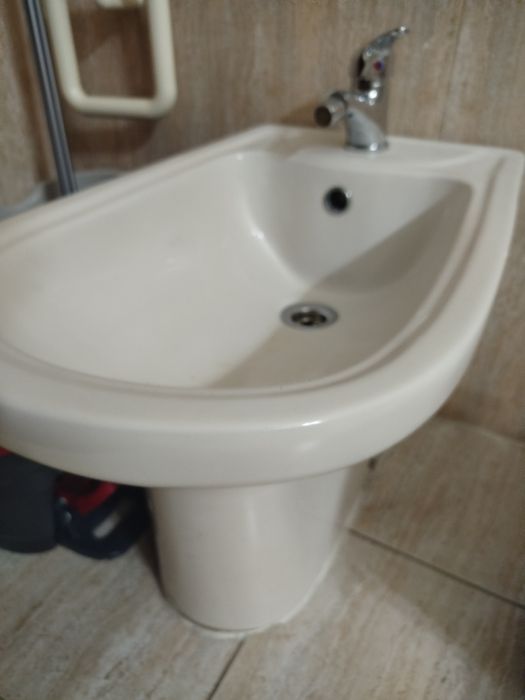 Sanita e Bidé, Lava Mãos em boas condições