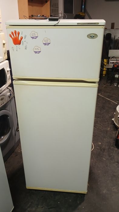 Холодильник двохкамерний