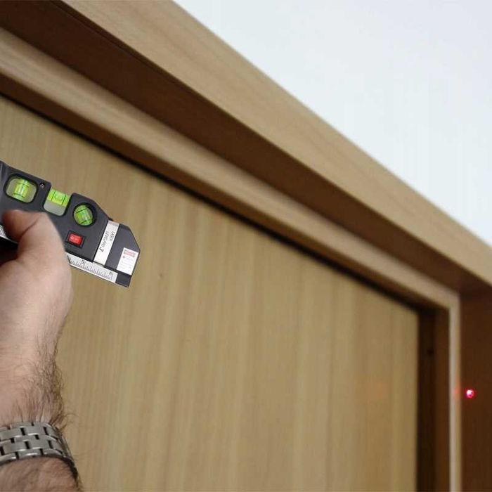 poziomica laserowa z miarką 250cm laser 3 libelki