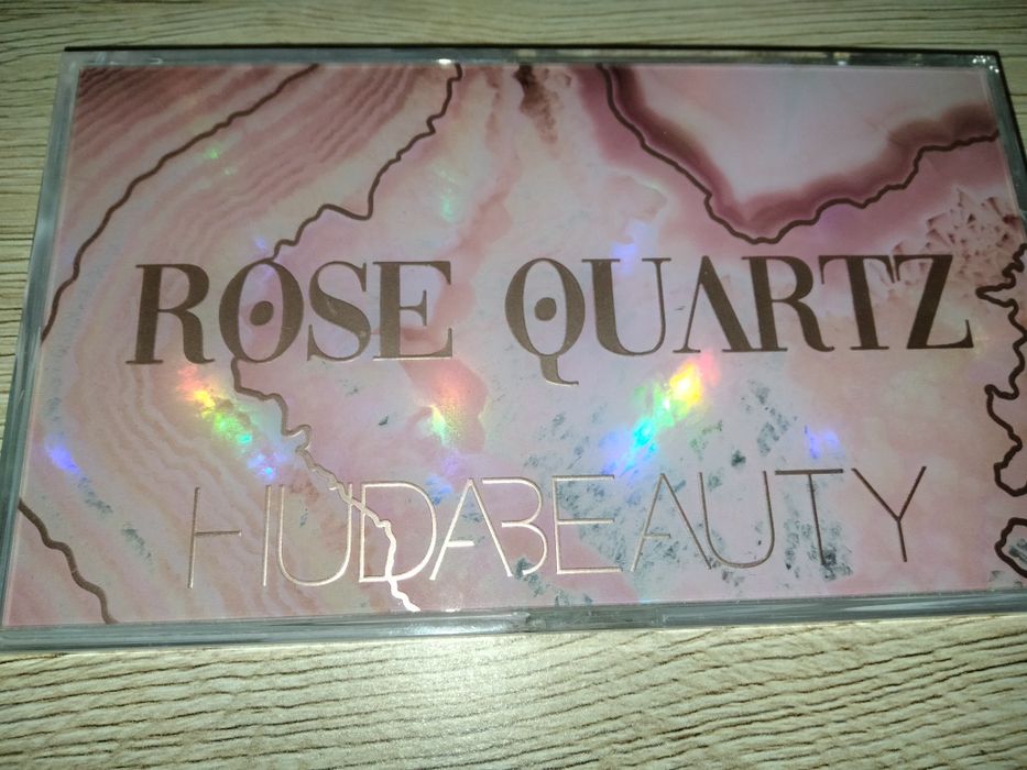 Huda Beauty Rose Quartz paleta cieni