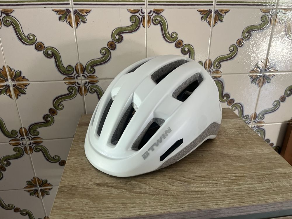 2 Capacetes bicicleta decathlon.