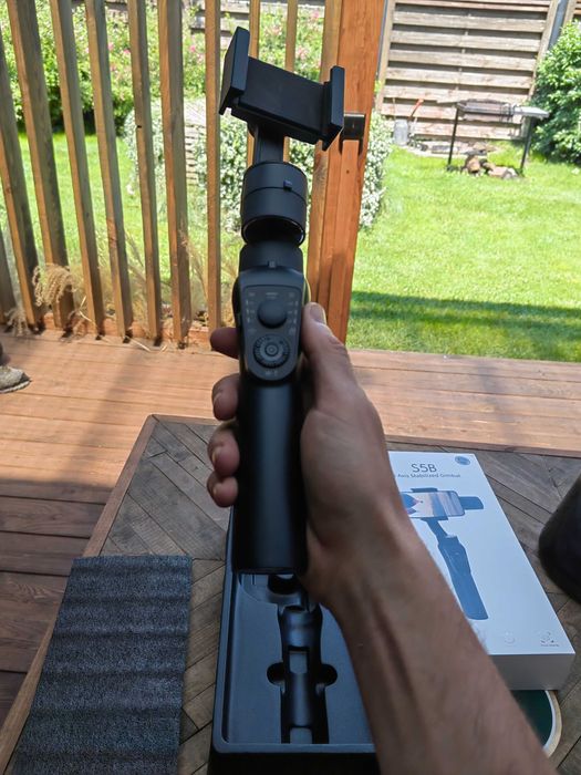 Стабілізатор відеозйомки WiWU Three-Axis Motorized Stabilizer S5B
