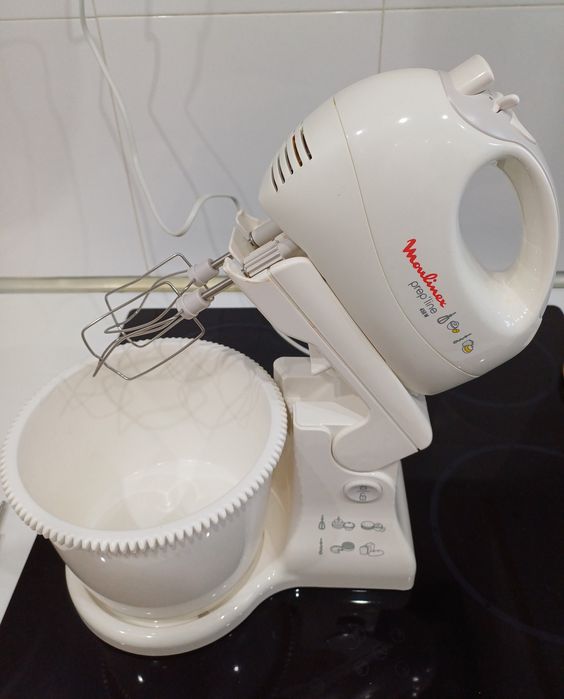 Batedeira com Taça MOULINEX (450 W - Taça 2.5 L)