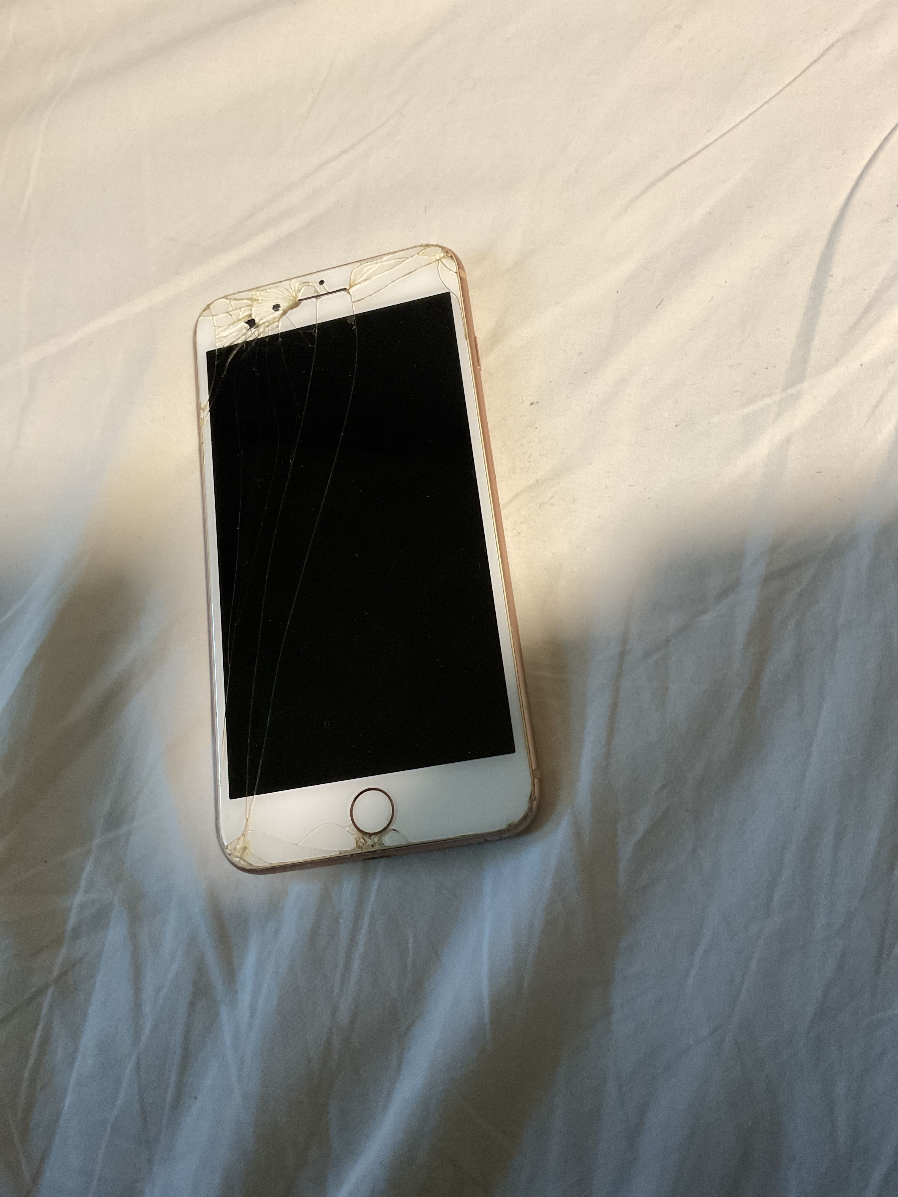 IPhone 8+ на запчастини