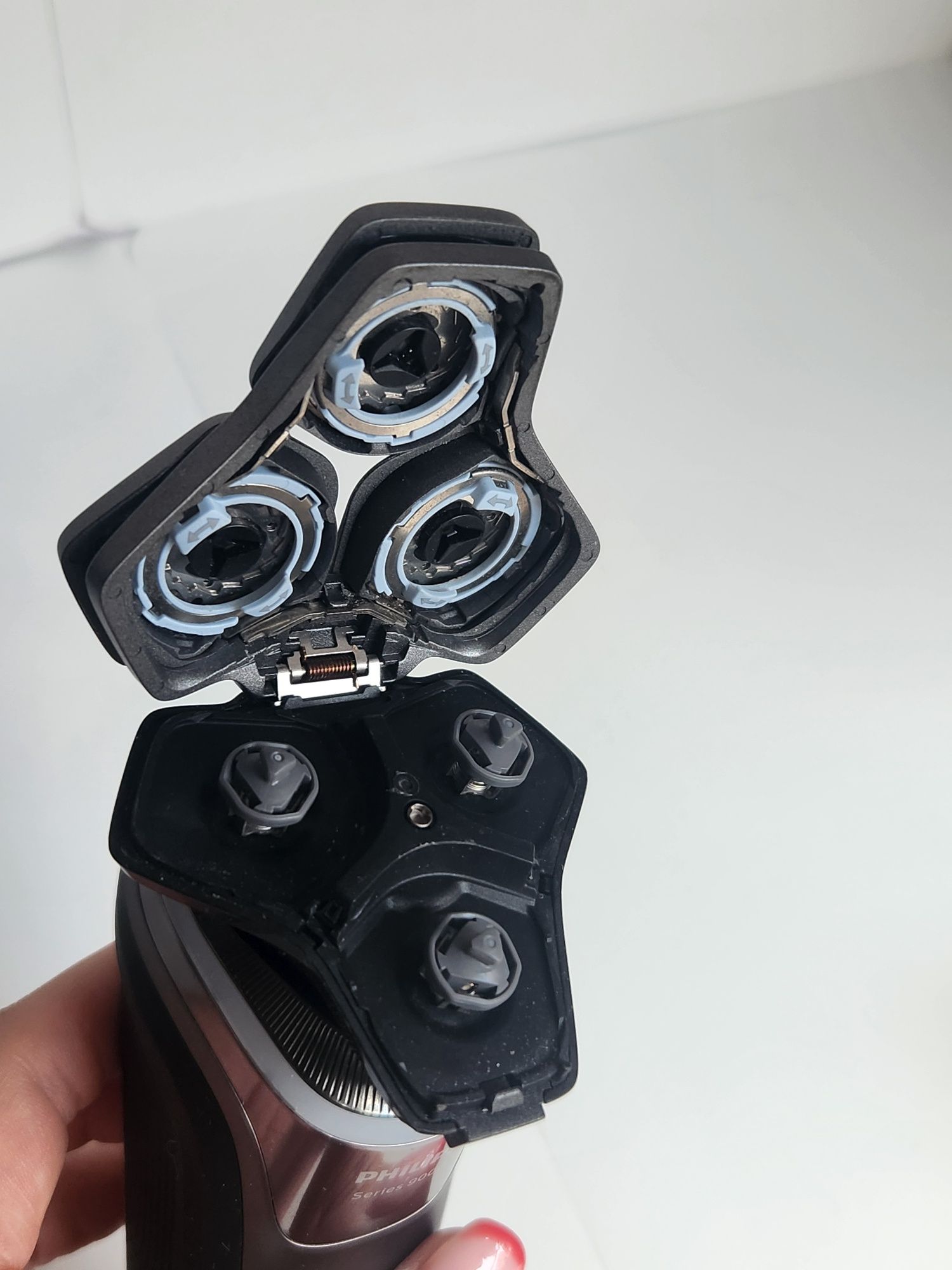 Golarka Philips Series 9000