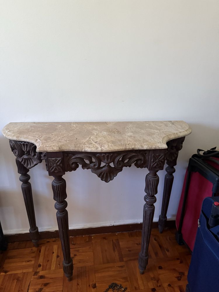 Mesa com pedra mármore