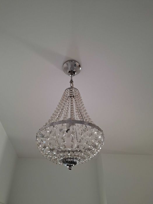 2 żyrandole w stylu glamour