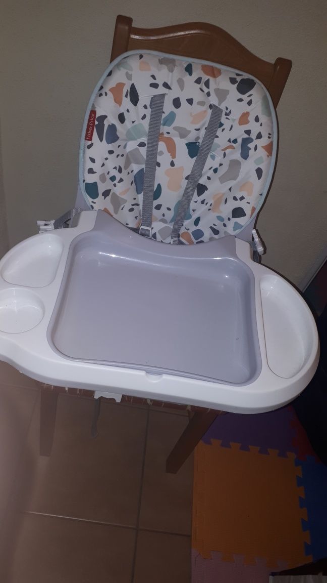 Krzesełko do karmienia Fisher Price